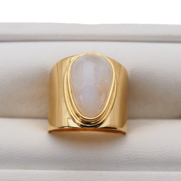 Kamień Księżycowy i srebro złocone - pierścionek sygnet