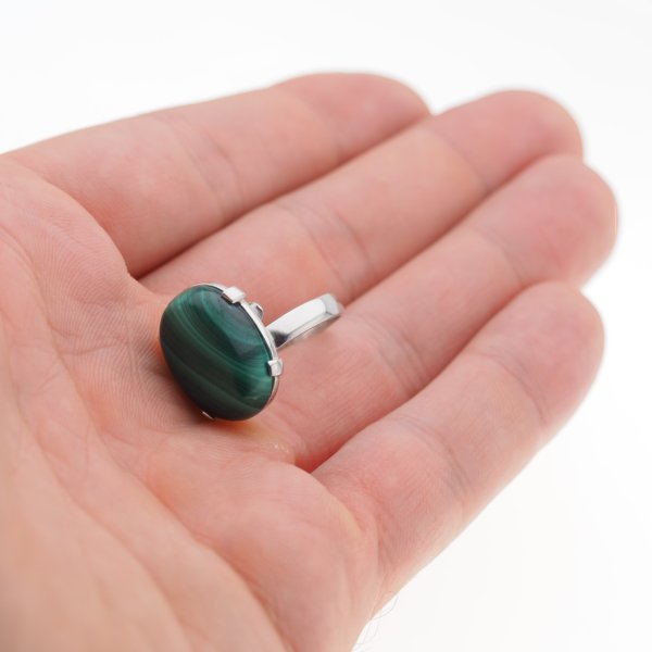 Malachit w srebrze rodowanym - pierścionek owal (Rozmiar Jubilerski 16) z regulacją