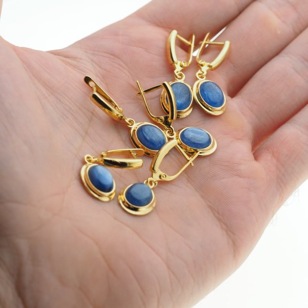 Kyanit w srebrze złoconym - kolczyki owalne