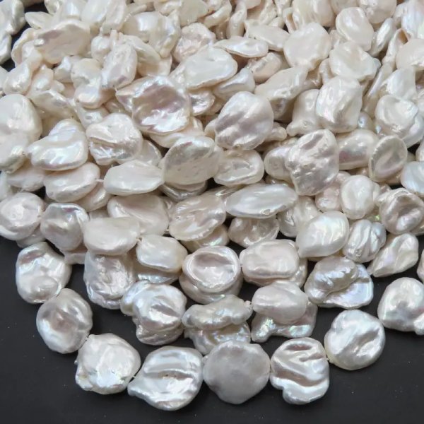 Perły Naturalne Hodowane białe Keshi nieregularne nr 271(sznur)