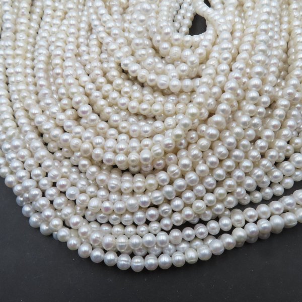 Perły Naturalne Hodowane białe 5-6 mm nr 278 (sznur)