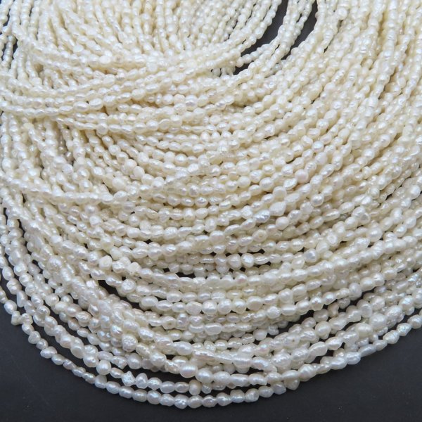 Perły Naturalne Hodowane białe 3-4mm nr 282 (sznur)