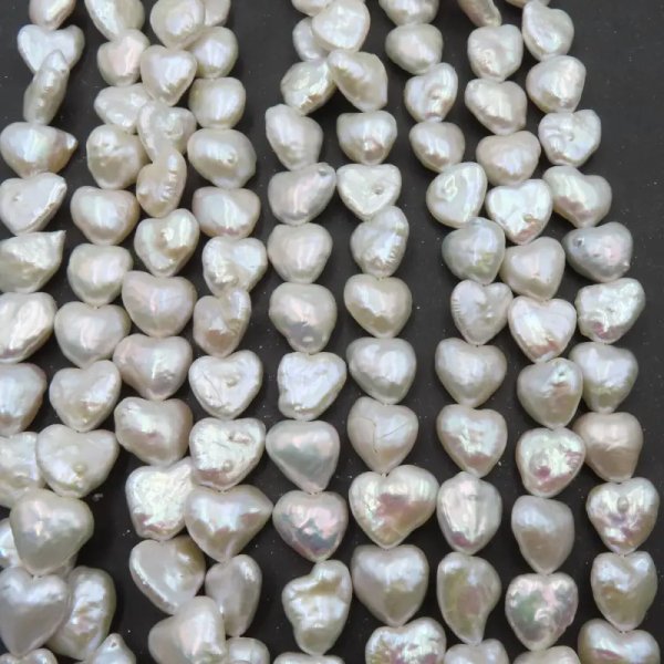 Perły Naturalne Hodowane białe serca 14 mm nr 286 (sznur)