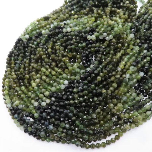 Turmalin zielony fasetowany - kulki 4,3 mm (sznur)