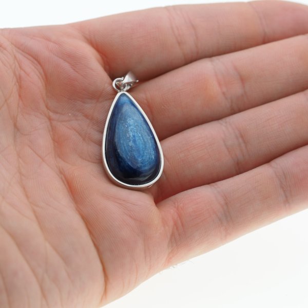 Kyanit w srebrze rodowanym - zawieszka łza