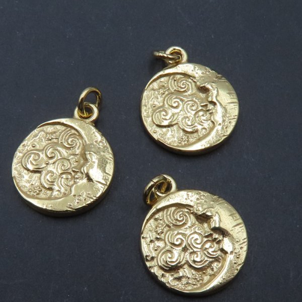 Srebro złocone Ag - zawieszka księżyc 13 mm