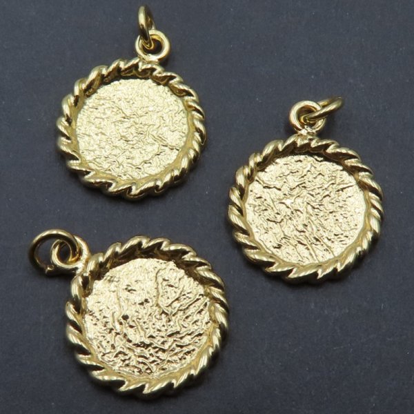 Srebro złocone Ag - zawieszka młotkowana 13,4 mm