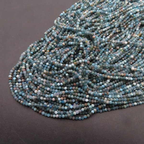 Apatyt Fasetowany kulka 2,5mm (sznur)