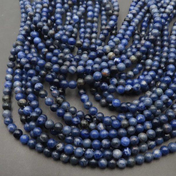 Sodalit kulki polerowane 6 mm – sznur ok. 38 cm