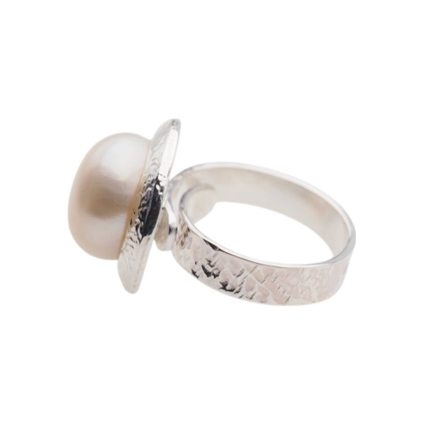 Perła biała i srebro młotkowane - pierścionek oczko okrągłe (Rozmiar Jubilerski 11) z regulacją