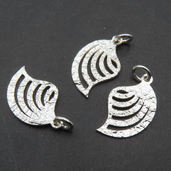 Srebro Ag - zawieszka młotkowana 16x9,8 mm