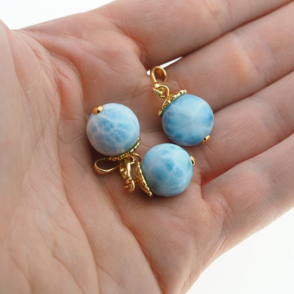 Larimar i srebro złocone - wisiorek kulka 14mm