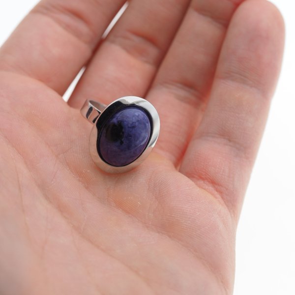 Czaroit i srebro rodowane - pierścionek owal (rozmiar jubilerski 16) +/- 2 rozmiary regulacji