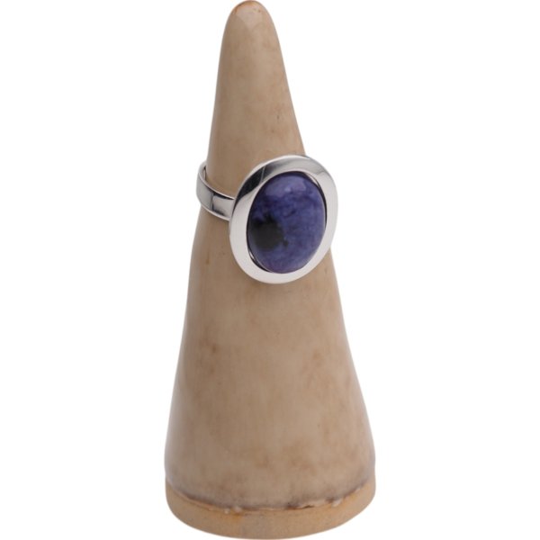 Czaroit i srebro rodowane - pierścionek owal (rozmiar jubilerski 16) +/- 2 rozmiary regulacji