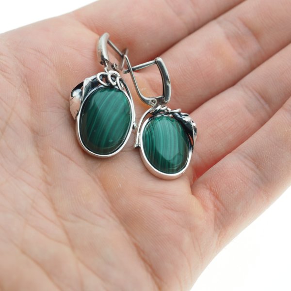 Malachit w srebrze oksydowanym - kolczyki owale w liściach