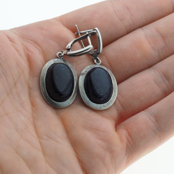 Noc Kairu w srebrze oksydowanym - kolczyki owale