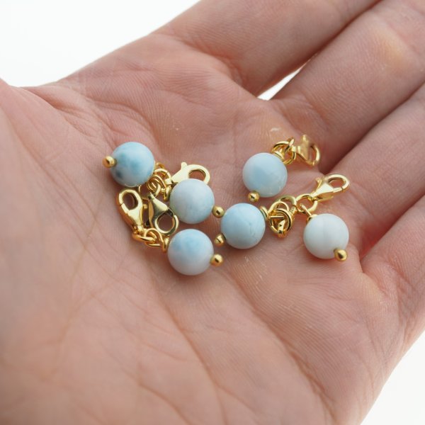 Srebro Ag złocone - zawieszka charms Larimar 8 mm 