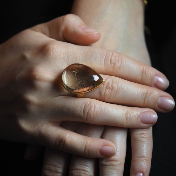 Kwarc Rutylowy ze złotą nitką i srebro złocone - pierścionek łezka (Rozmiar Jubilerski 16)