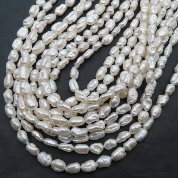 Perły Naturalne Hodowane białe 6-7 mm nr 303(sznur)