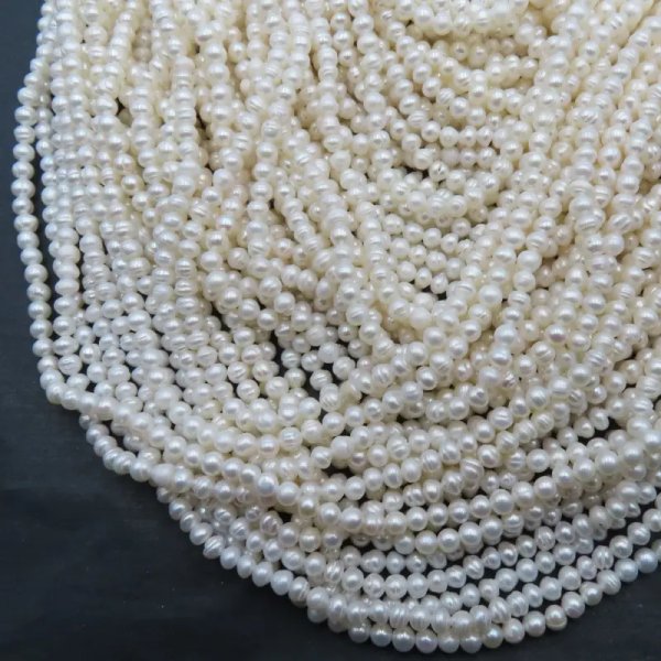 Perły Naturalne Hodowane białe 3-4 mm nr 305 (sznur)