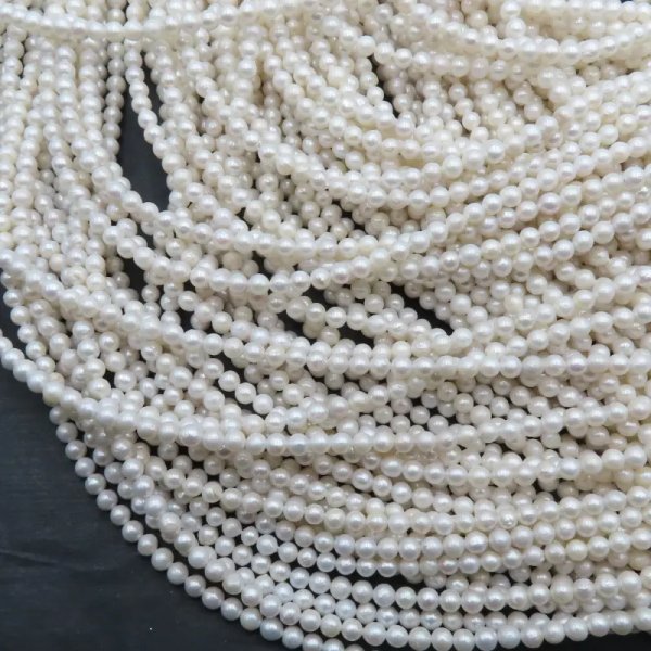 Perły Naturalne Hodowane białe 3,5 mm nr 302 (sznur)