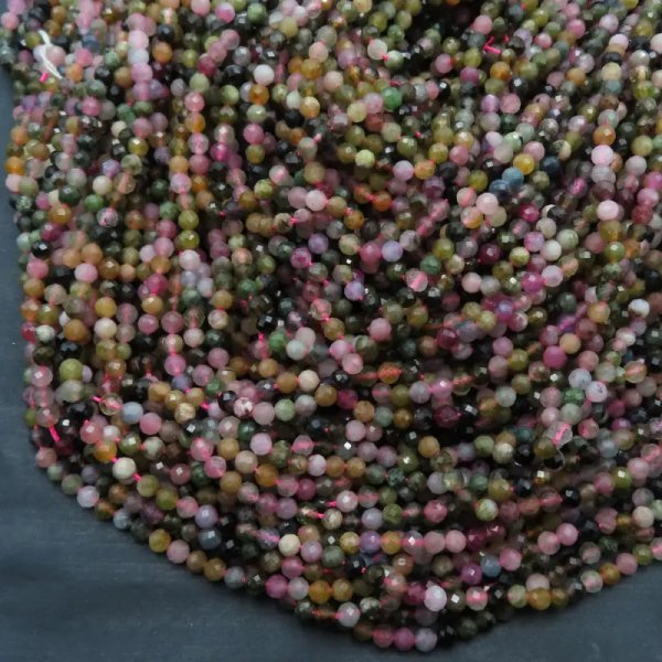Turmalin Kolorowy fasetowany - kulki 4 mm (sznur)
