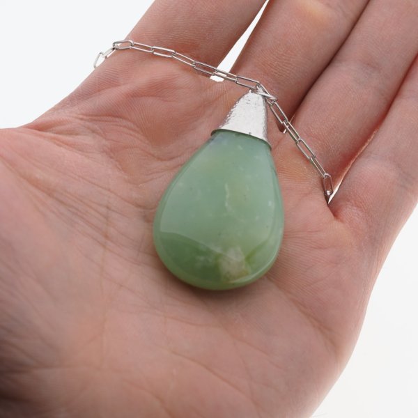 Chryzopraz i srebro rodowane - naszyjnik na łańcuszku