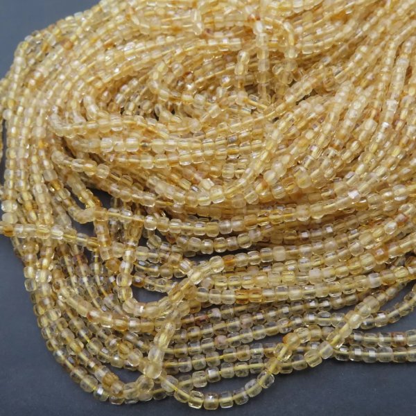 Cytryn fasetowany kostka 3 mm (sznur)