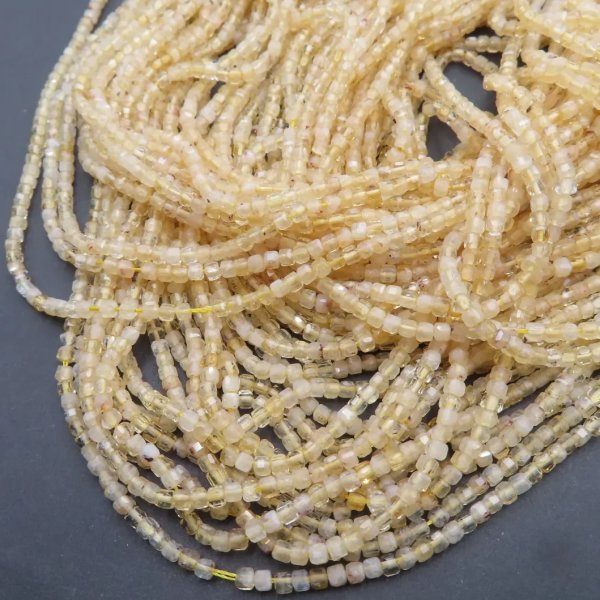 Cytryn fasetowany kostka 2,5 mm (sznur)