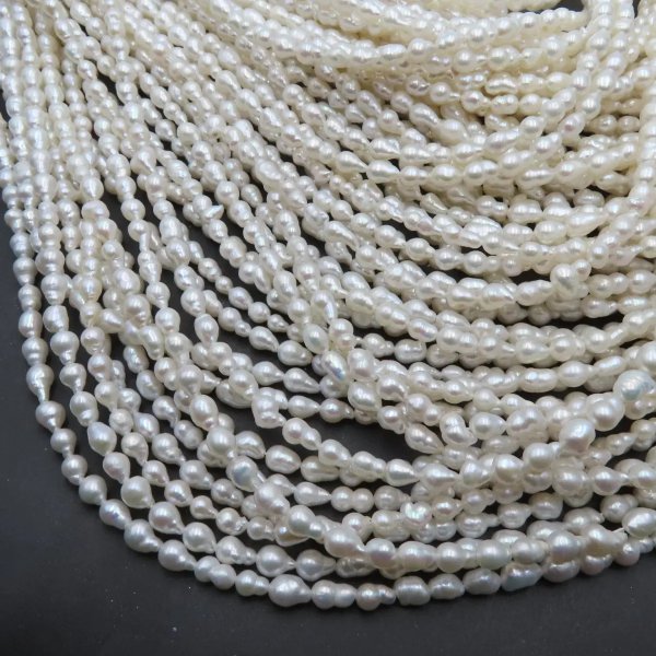 Perły Naturalne Hodowane białe 4,5-5 mm nr 327 (sznur)