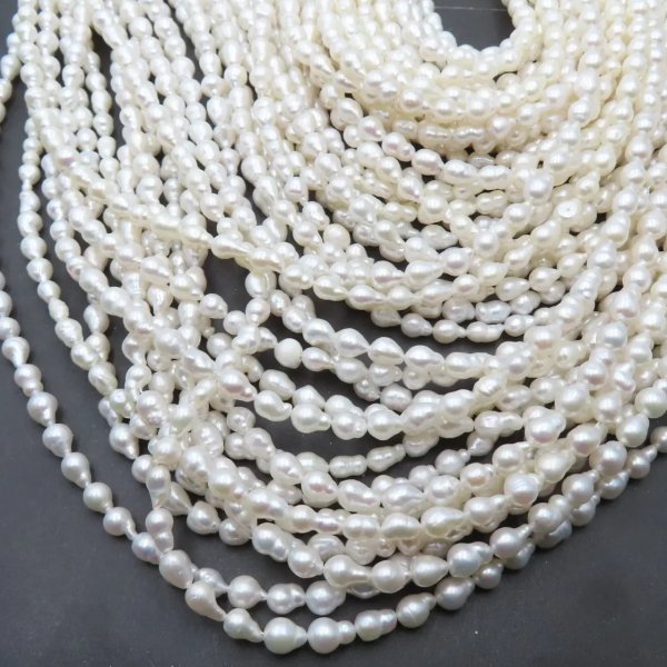 Perły Naturalne Hodowane białe 5,5-6 mm nr 328 (sznur)