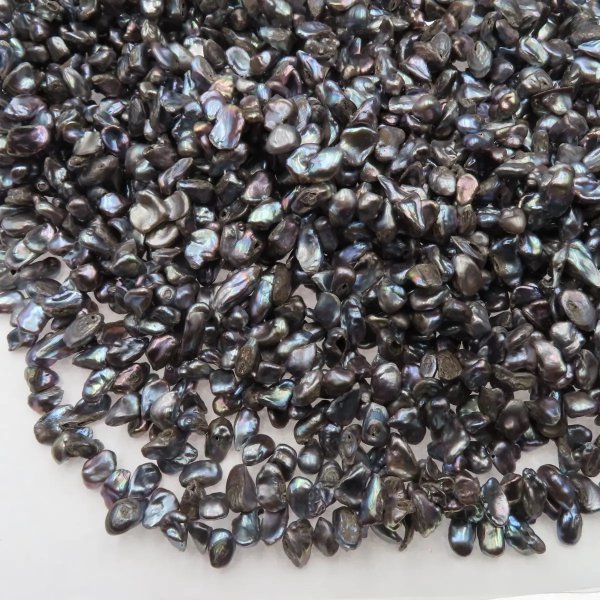 Perły Naturalne Hodowane fioletowe nieregularne 13-15 mm nr 323 (sznur)