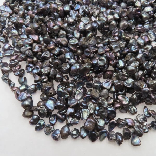 Perły Naturalne Hodowane fioletowe nieregularne 7-8 mm nr 324 (sznur)