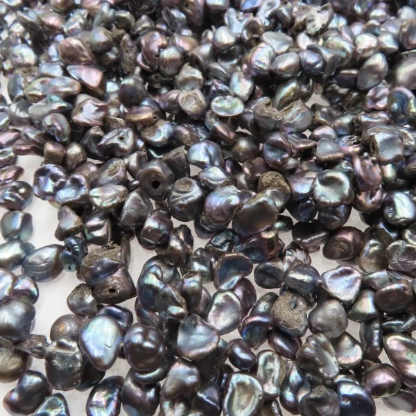 Perły Naturalne Hodowane fioletowe nieregularne 7-8 mm nr 324 (sznur)