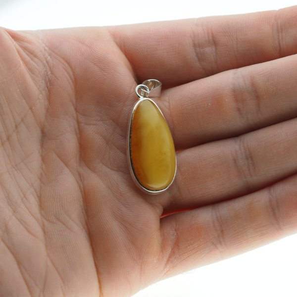 Mleczny Bursztyn i srebro - zawieszka łza