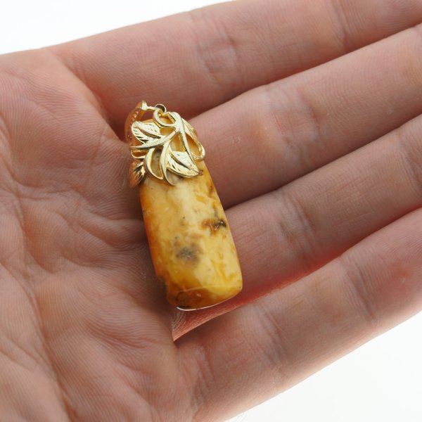 Mleczny Bursztyn i srebro złocone - zawieszka z liśćmi