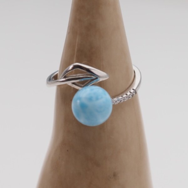 Larimar, cyrkonie i srebro rodowane - regulowany pierścionek kulka