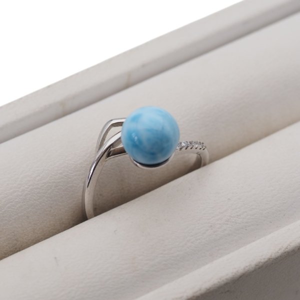 Larimar, cyrkonie i srebro rodowane - regulowany pierścionek kulka