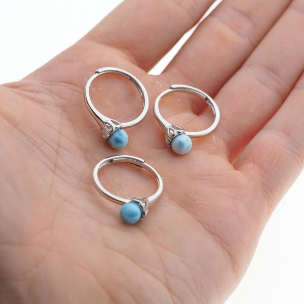 Larimar i srebro rodowane - regulowany pierścionek kulka