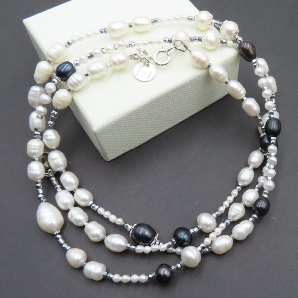 Perły Naturalne, hematyt i srebro - długi naszyjnik 