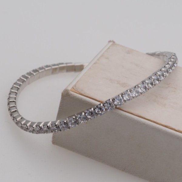 Cyrkonie w srebrze - bransoletka sprężynująca