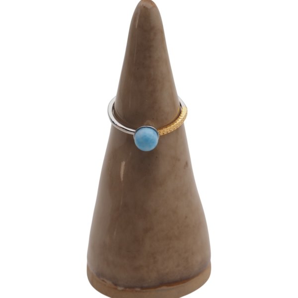 Larimar i srebro rodowane, złocone - regulowany pierścionek kulka