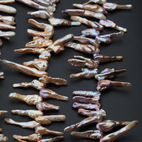 Perły Naturalne Hodowane beżowo-fioletowe patyczki 6-8x30-40 mm nr 358 (sznur)