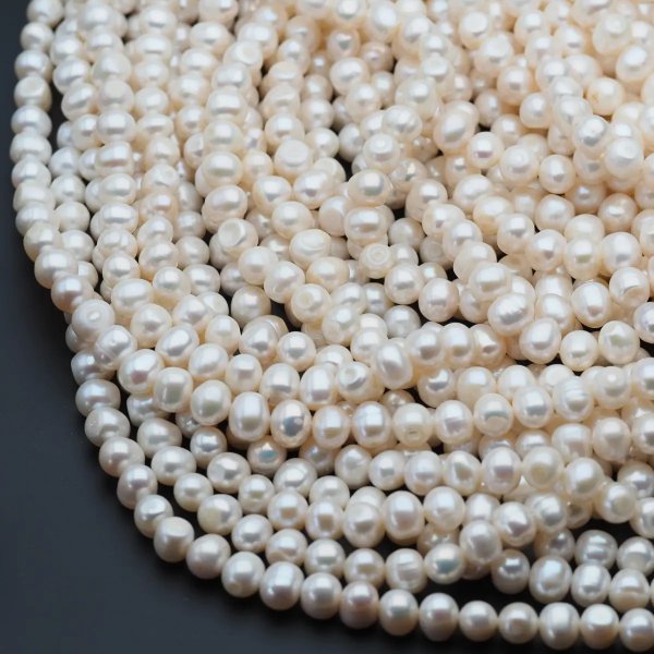 Perły Naturalne Hodowane białe 6-7 mm nr 346(sznur)