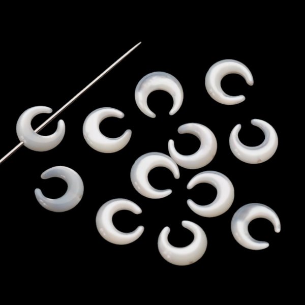 Muszla biała - polerowany księżyc 8 mm (sztuka)