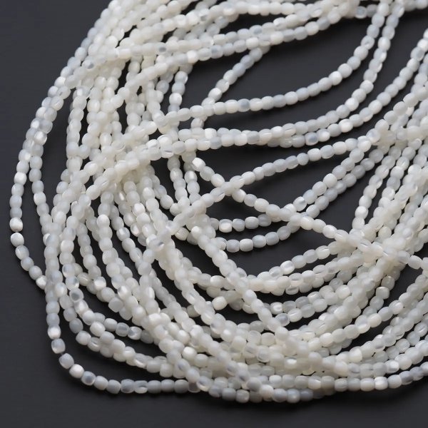 Muszla biała - polerowane beczki 3,5 mm (sznur)