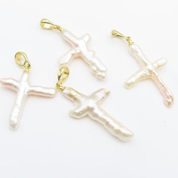 Perła Biała i srebro złocone - zawieszka krzyż