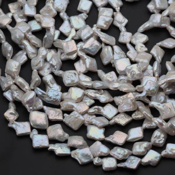 Perły Naturalne Hodowane białe kwadraty 11-12 mm nr 360 (sznur)