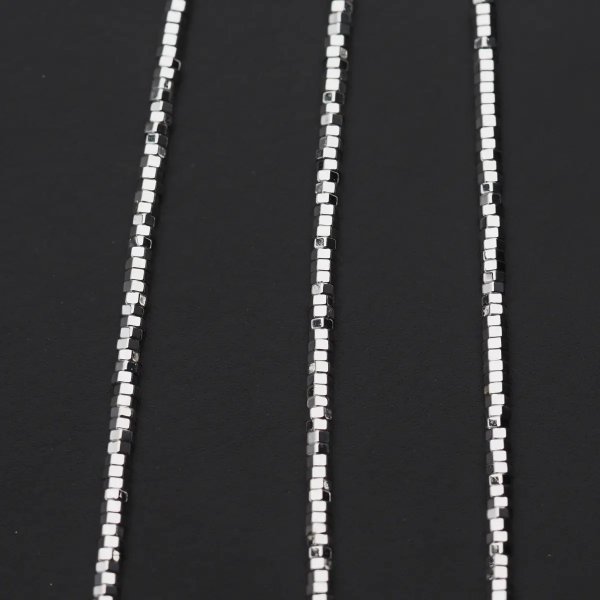 Hematyt sześciokąt 2x1 mm srebrny (sznur)