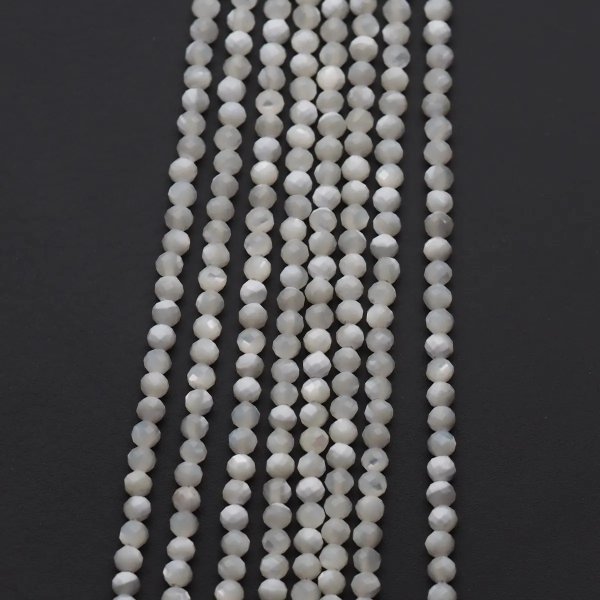 Muszla biała - fasetowane kulki 3 mm (sznur)